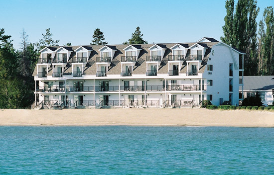Mackinaw City Hotels - Quality Inn & Suites Beachfront Hotel