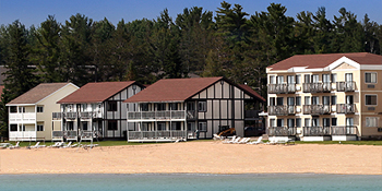 Waterfront Inn - Mackinaw City Hotel